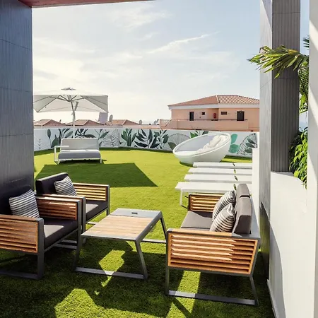 Eden - Seaviews, Large Terrace & Private Heated Pool *