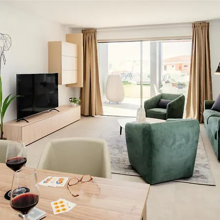 Eden - Seaviews, Large Terrace & Private Heated Pool