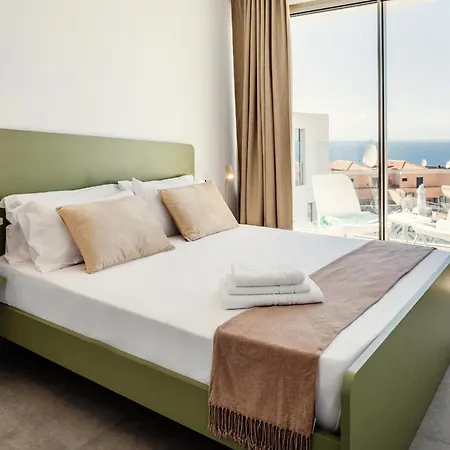 Villa Eden - Seaviews, Large Terrace & Private Heated Pool *